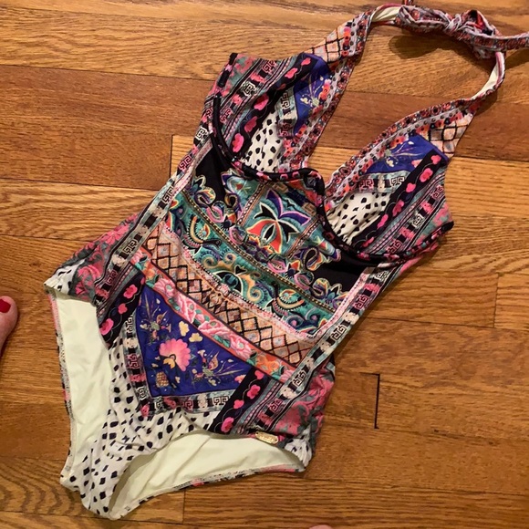 Beautiful Camilla halter swimsuit - Picture 1 of 3
